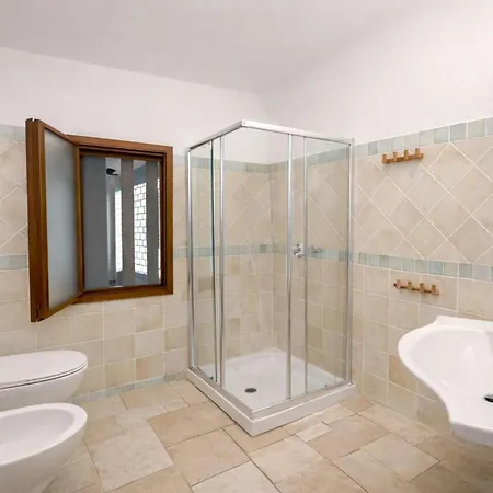 Peaceful Abbaechelu B4 1 Bedroom Sleeps 4 Persons شقة *